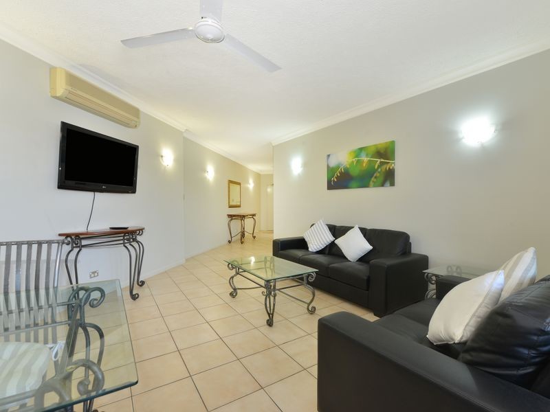 810/2 Greenslopes Street, Cairns North QLD 4870