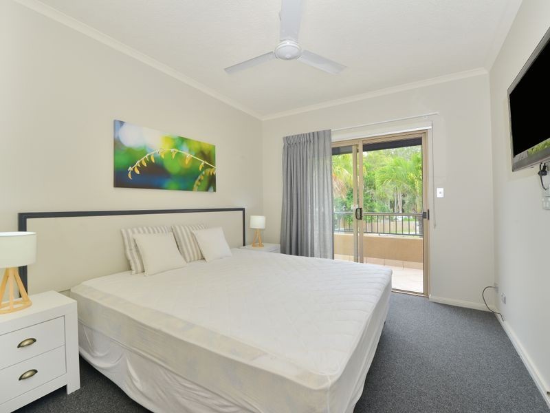 810/2 Greenslopes Street, Cairns North QLD 4870