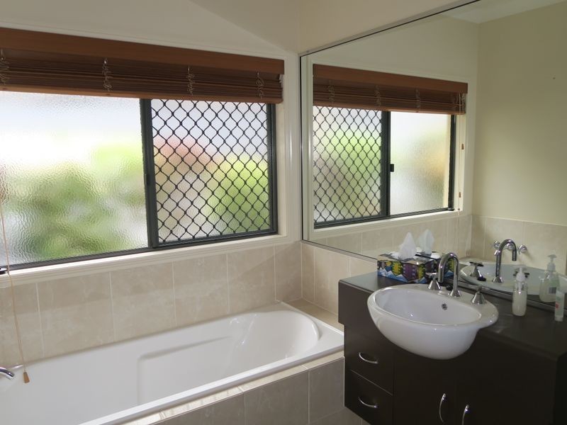 26 Greendale Close, Brinsmead QLD 4870