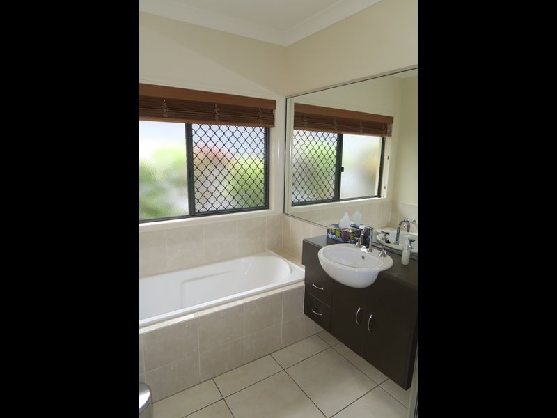 26 Greendale Close, Brinsmead QLD 4870