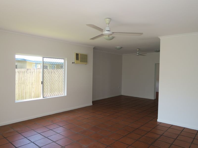16 Ireland Crescent, Whitfield QLD 4870