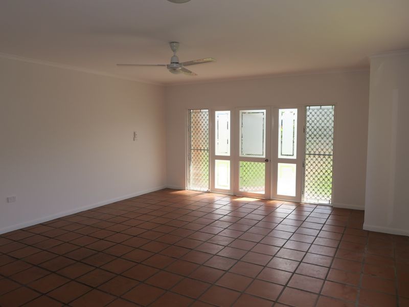 16 Ireland Crescent, Whitfield QLD 4870
