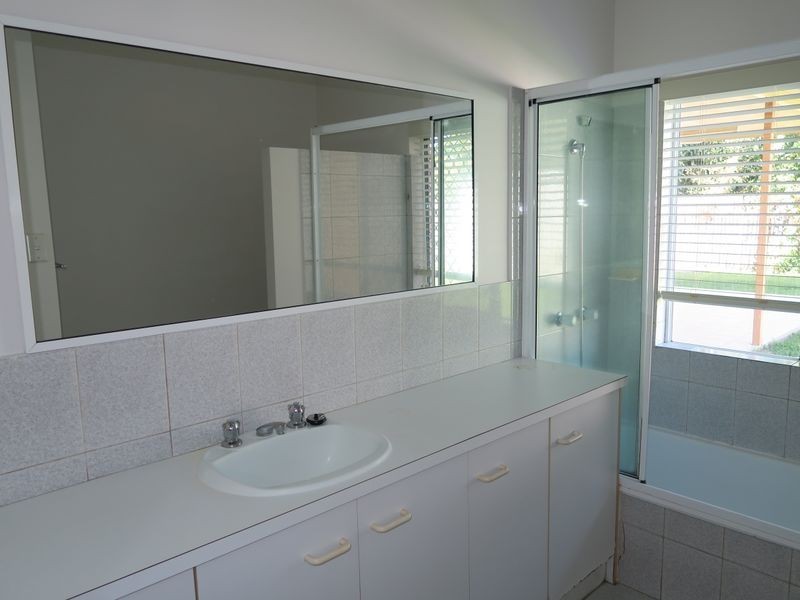 16 Ireland Crescent, Whitfield QLD 4870