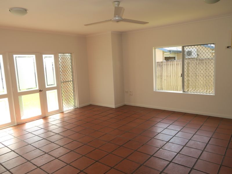 16 Ireland Crescent, Whitfield QLD 4870