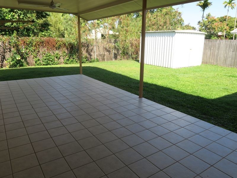 16 Ireland Crescent, Whitfield QLD 4870