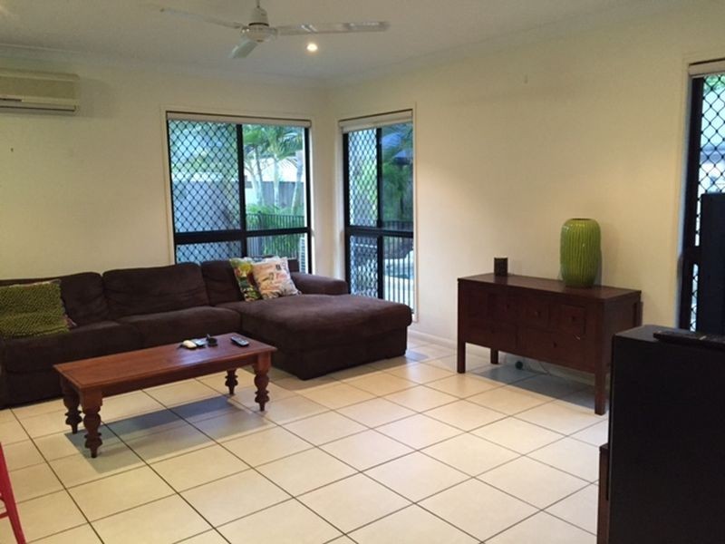 9 Stringer Close, Redlynch QLD 4870