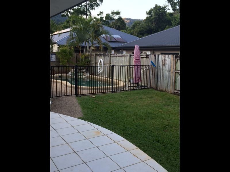 9 Stringer Close, Redlynch QLD 4870