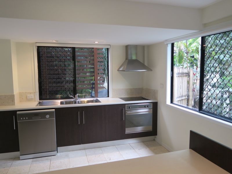 4 Stuart Street, Edge Hill QLD 4870