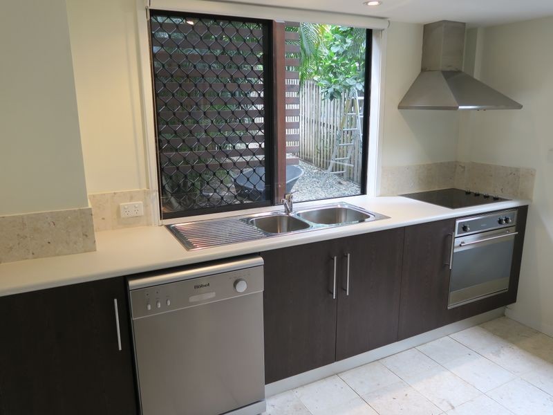 4 Stuart Street, Edge Hill QLD 4870