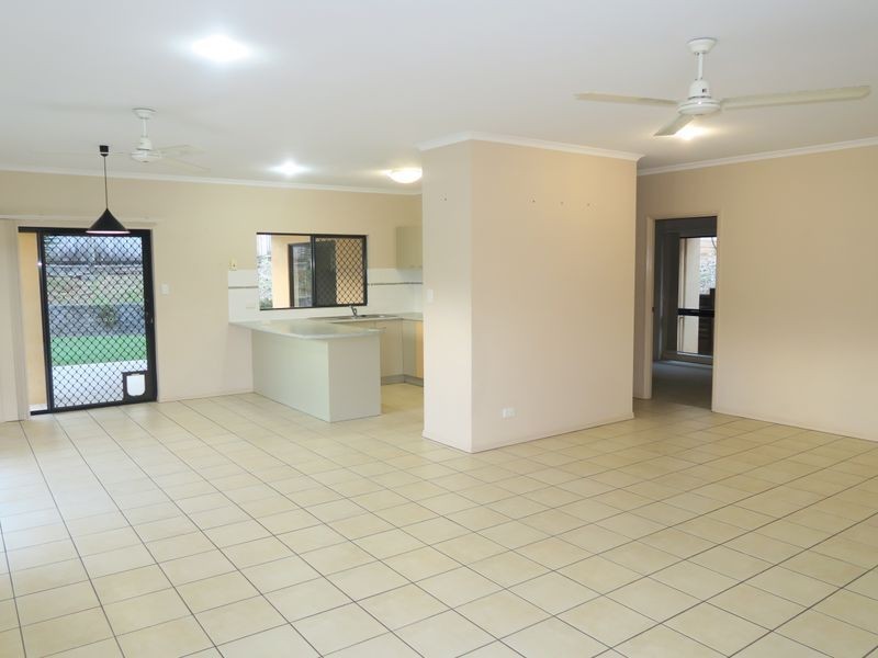 3 Chesterfield Close, Brinsmead QLD 4870