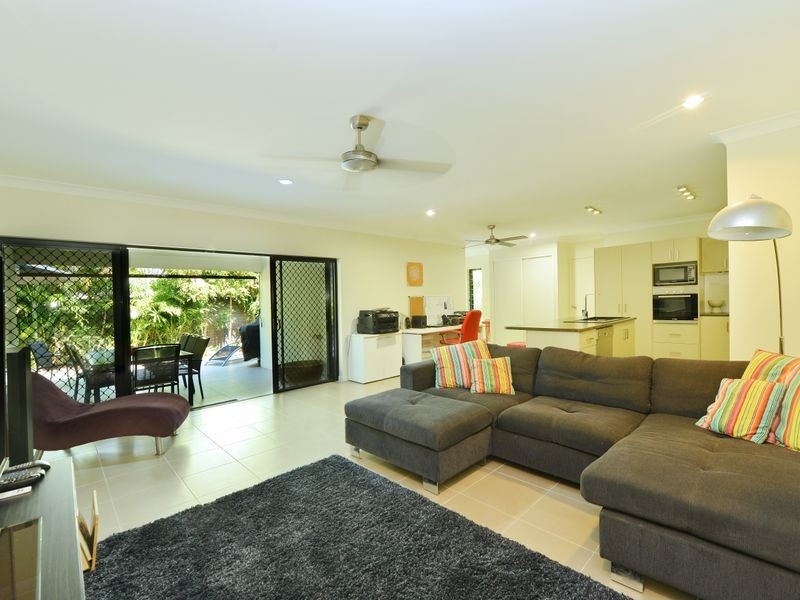 1/8 Michelia Street, Palm Cove QLD 4879