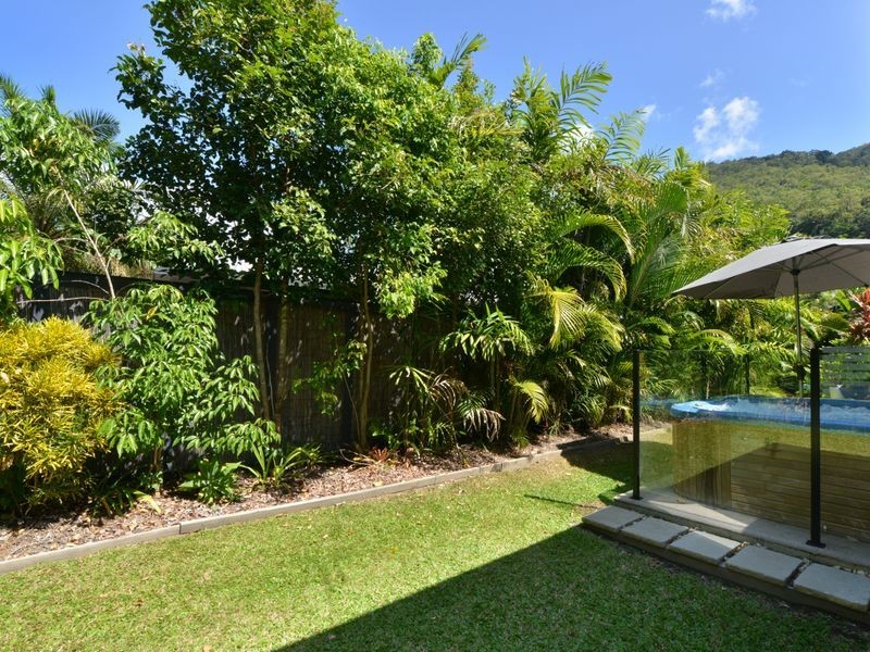 1/8 Michelia Street, Palm Cove QLD 4879