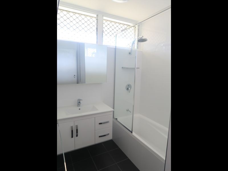 2/1 Richardson Street, Edge Hill QLD 4870