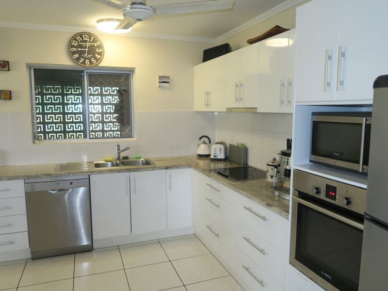 288 Buchan Street, Westcourt QLD 4870