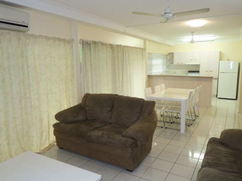 1/22 Springfield Crescent, Manoora QLD 4870