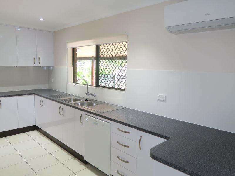 2 Lomond Close, Edge Hill QLD 4870