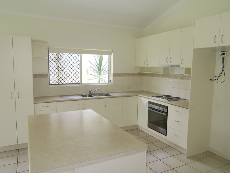 8 Scarlet Close, Mount Sheridan QLD 4868