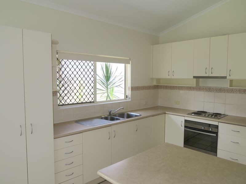 8 Scarlet Close, Mount Sheridan QLD 4868