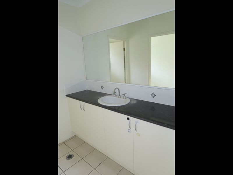 8 Scarlet Close, Mount Sheridan QLD 4868