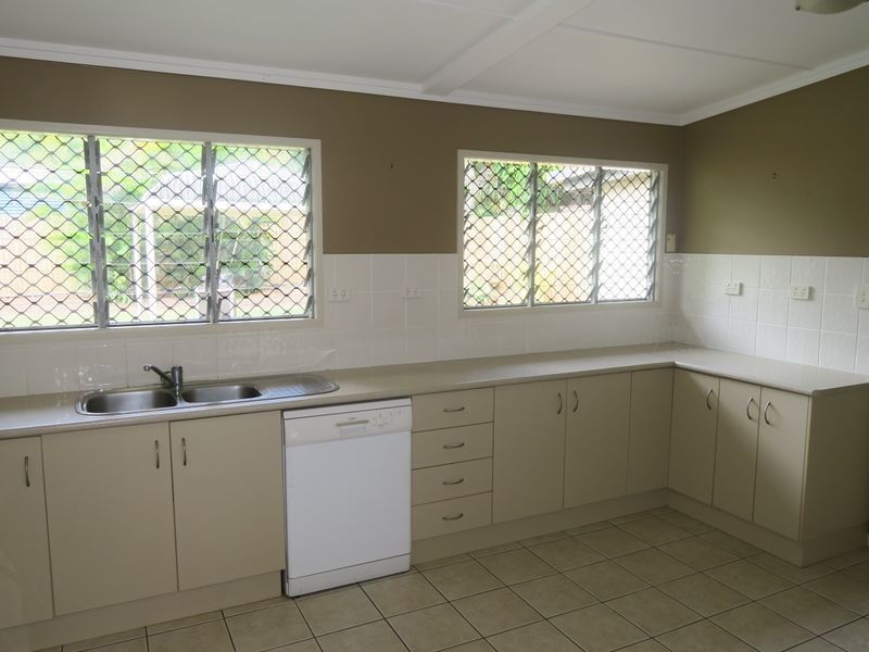 238 Woodward Street, Whitfield QLD 4870