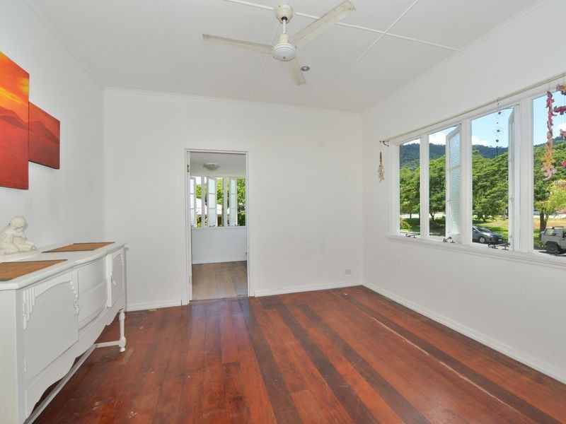 19 Keirle Ave, Whitfield QLD 4870