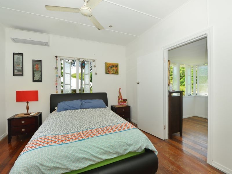 19 Keirle Ave, Whitfield QLD 4870