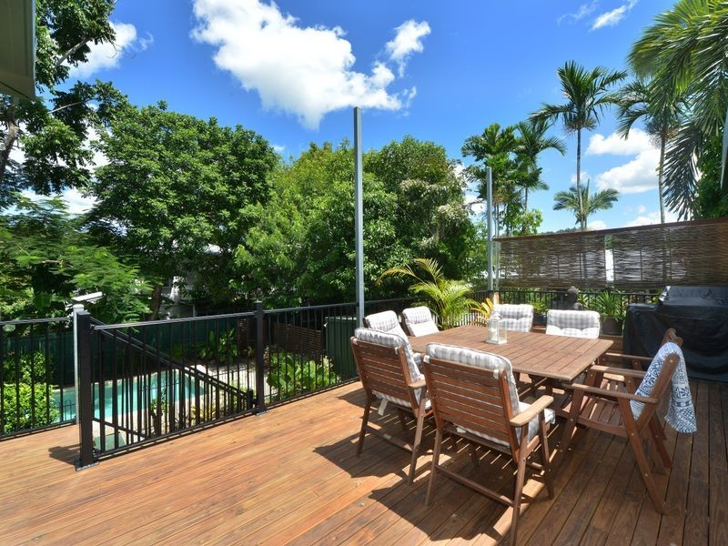 19 Keirle Ave, Whitfield QLD 4870