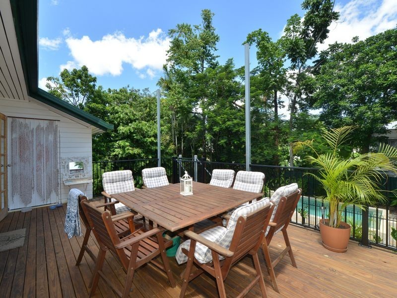19 Keirle Ave, Whitfield QLD 4870
