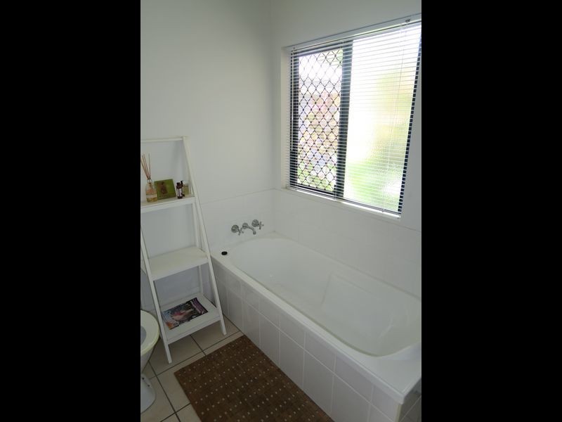 1/139 Jensen street, Whitfield QLD 4870