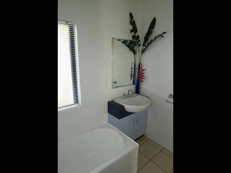 1/139 Jensen street, Whitfield QLD 4870