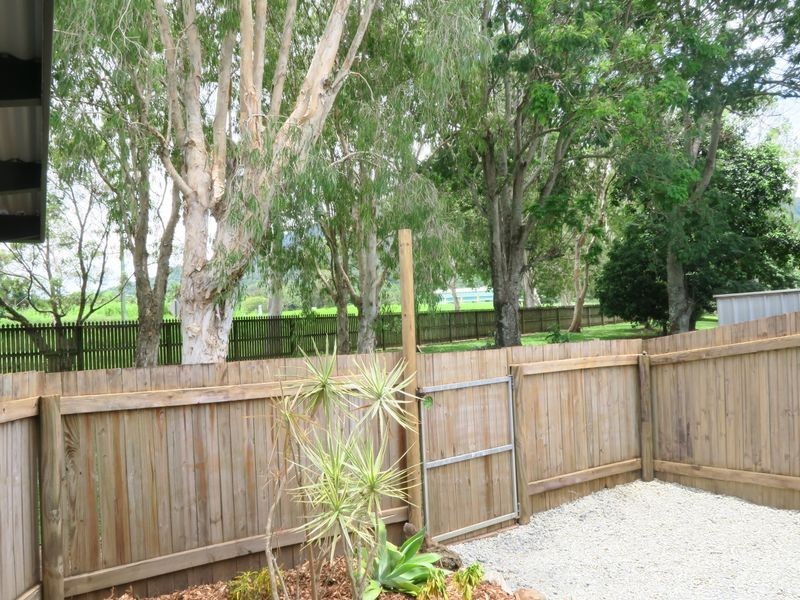 10/2-6 Lake Placid Road, Caravonica QLD 4878