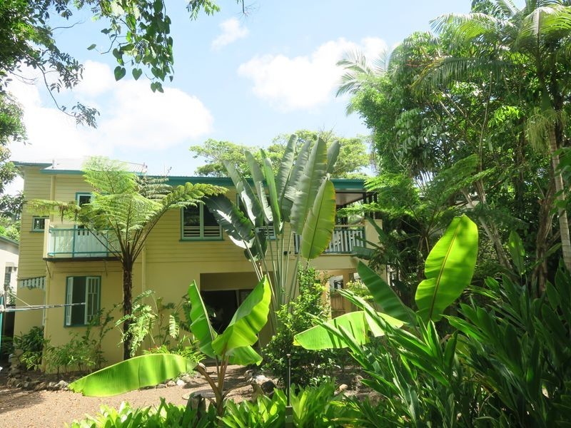 1/47 Smith Street, Cairns North QLD 4870