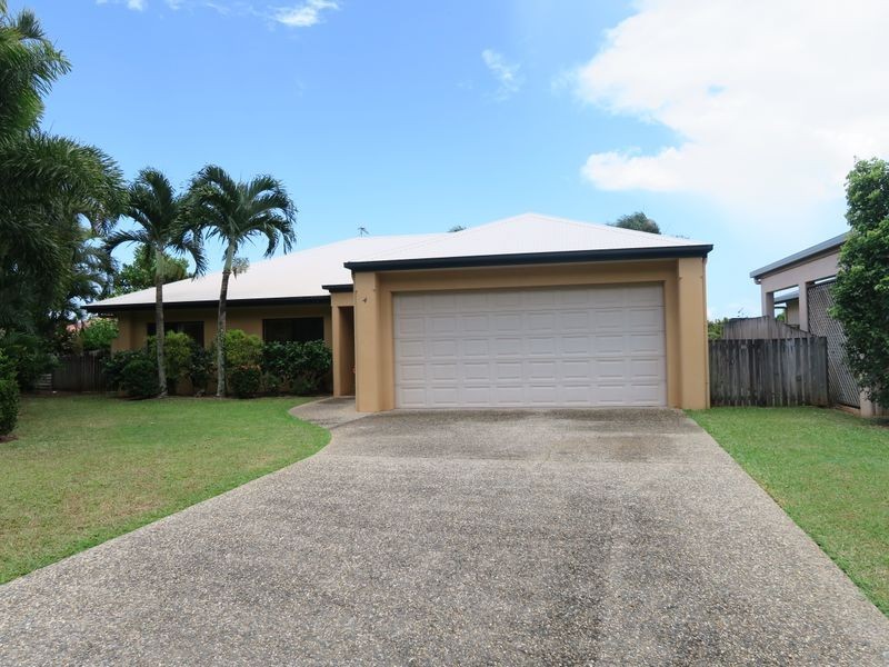 4 Brook Close, Redlynch QLD 4870