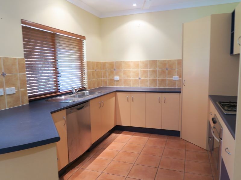 4 Brook Close, Redlynch QLD 4870