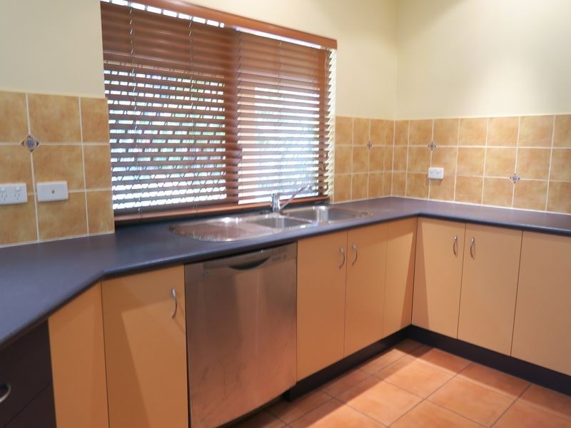 4 Brook Close, Redlynch QLD 4870