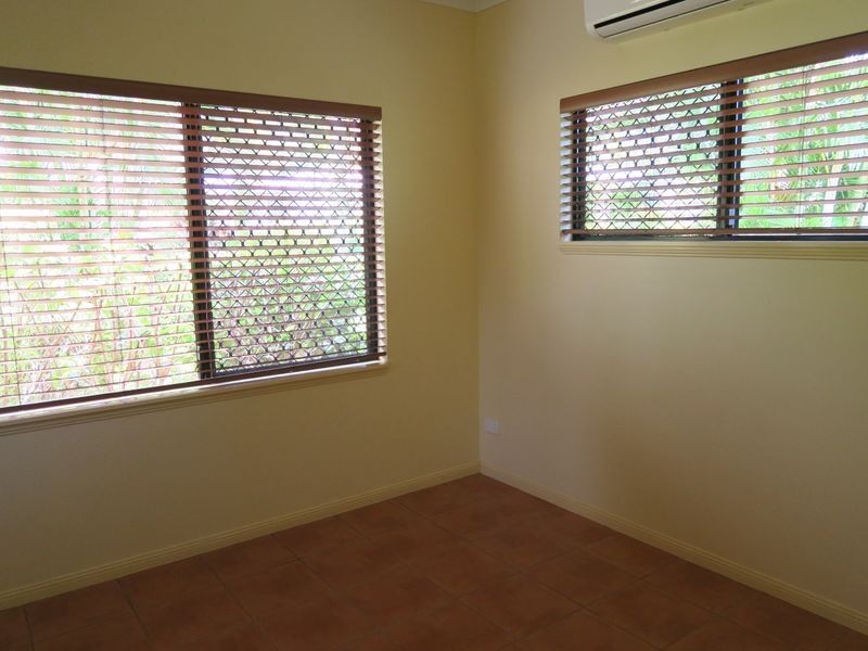 4 Brook Close, Redlynch QLD 4870