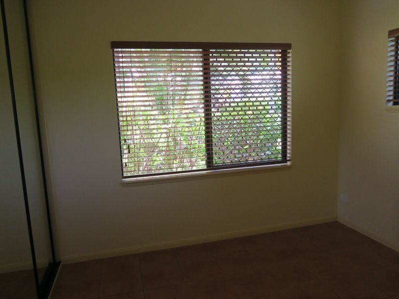 4 Brook Close, Redlynch QLD 4870