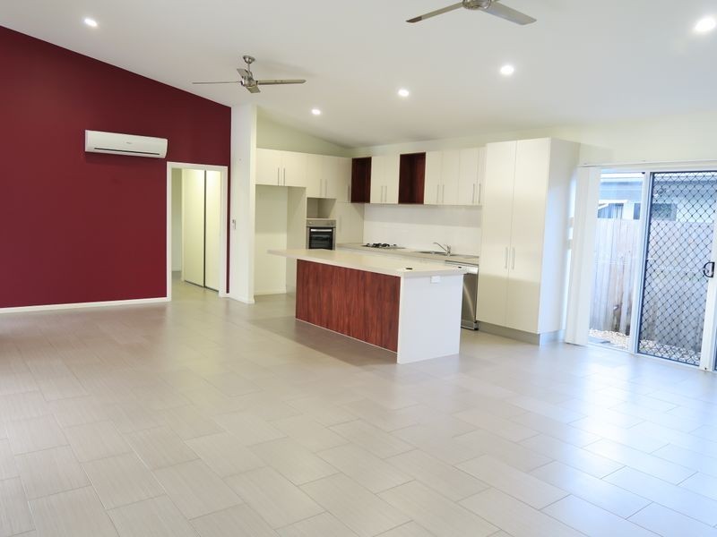 4 Moojeeba Way, Trinity Park QLD 4879