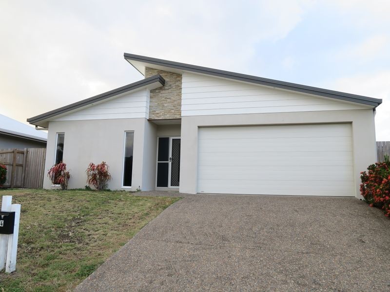 4 Moojeeba Way, Trinity Park QLD 4879