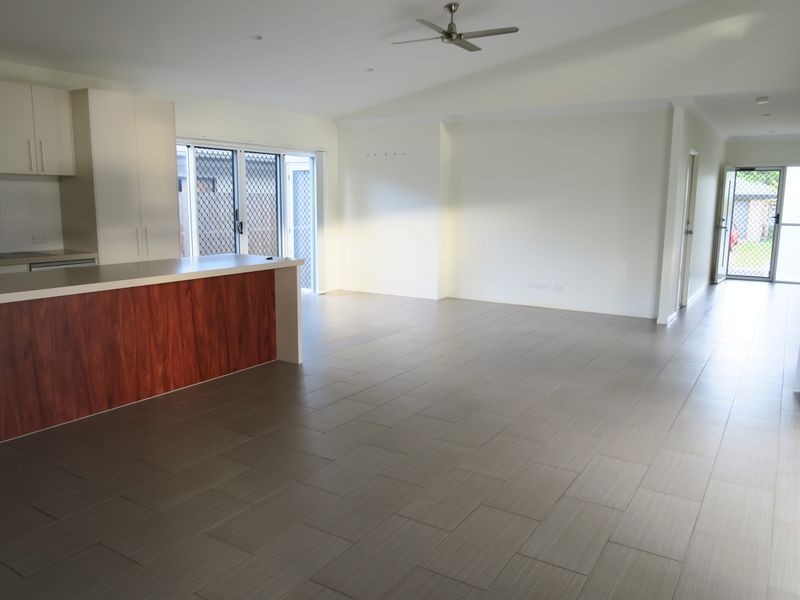 4 Moojeeba Way, Trinity Park QLD 4879