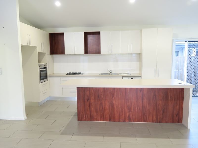 4 Moojeeba Way, Trinity Park QLD 4879