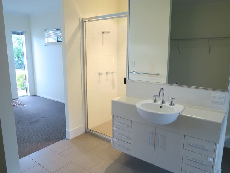 4 Moojeeba Way, Trinity Park QLD 4879