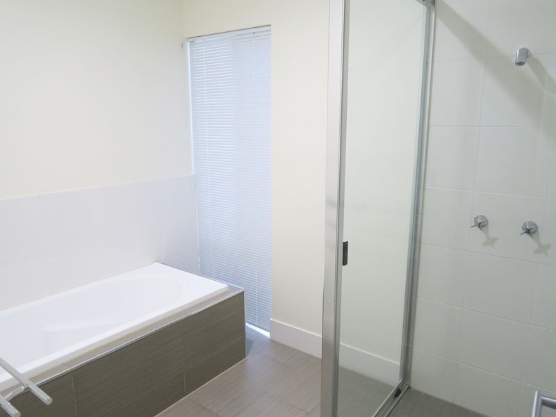 4 Moojeeba Way, Trinity Park QLD 4879