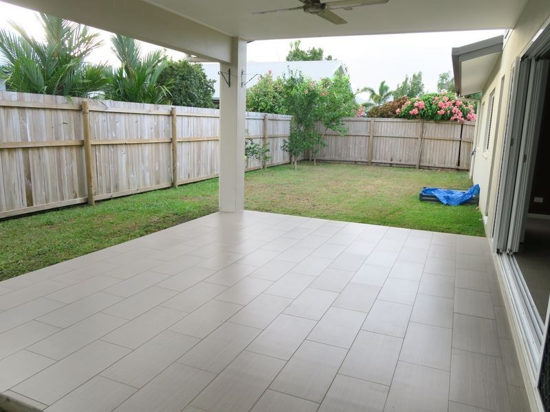 4 Moojeeba Way, Trinity Park QLD 4879