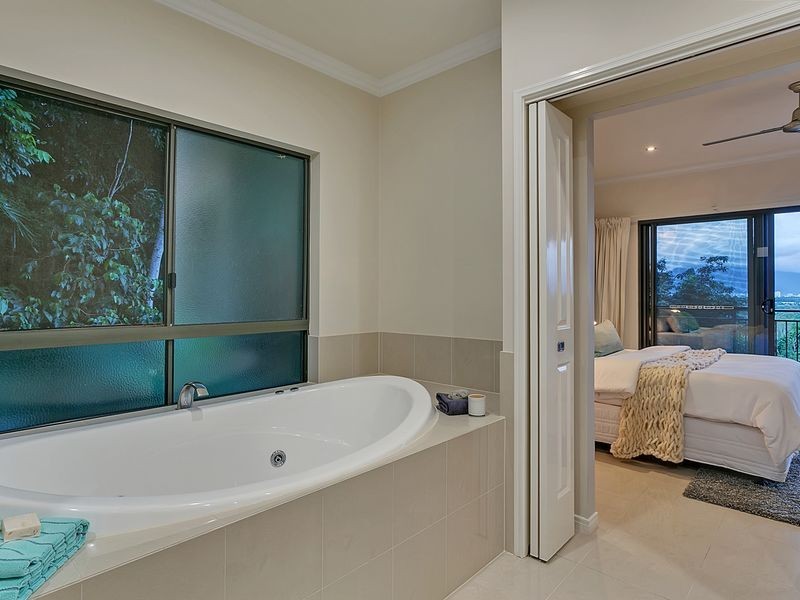 14 Grace Close, Whitfield QLD 4870