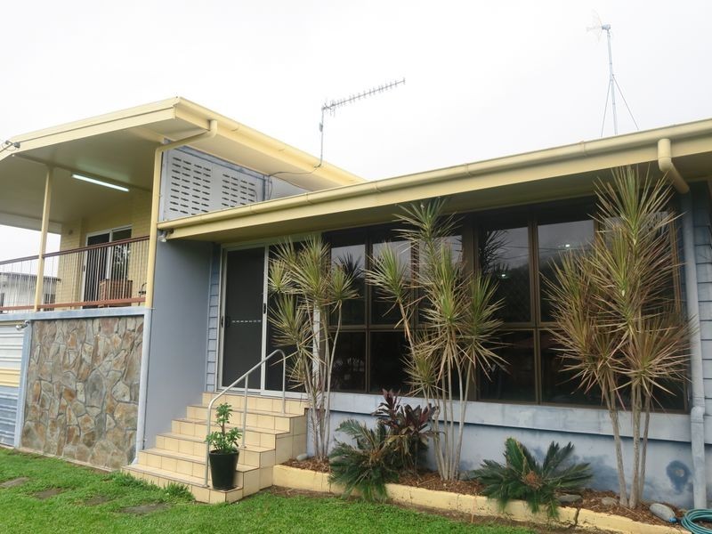 25 Duignan Street, Whitfield QLD 4870