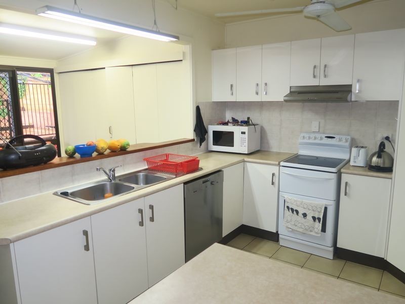 25 Duignan Street, Whitfield QLD 4870