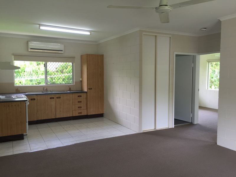 1/2-4 Brooks Street, Whitfield QLD 4870