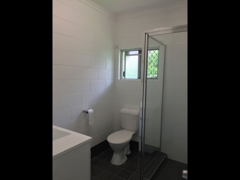 1/2-4 Brooks Street, Whitfield QLD 4870