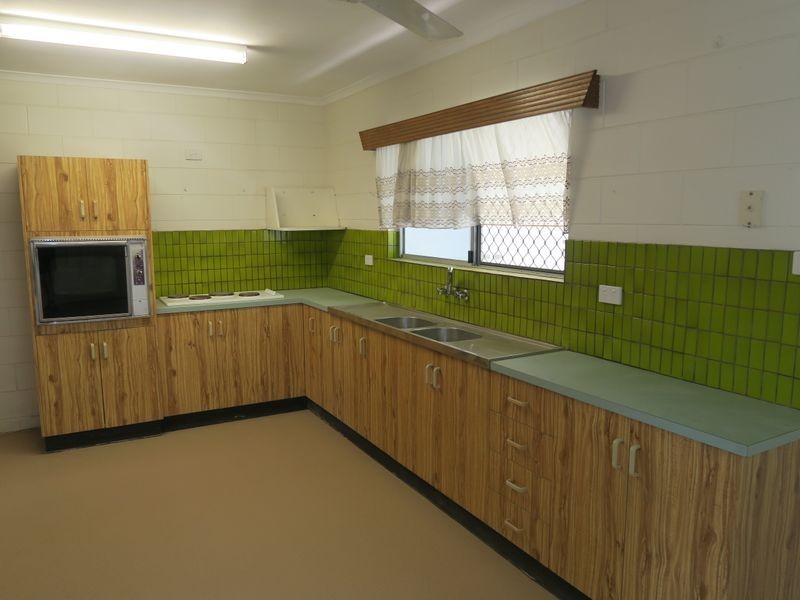 299 McCoombe Street, Mooroobool QLD 4870